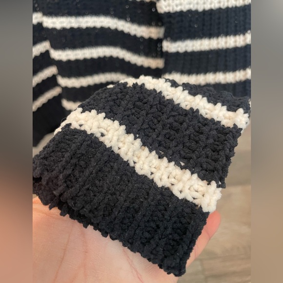 Black and white chenille sweater - Picture 5 of 7